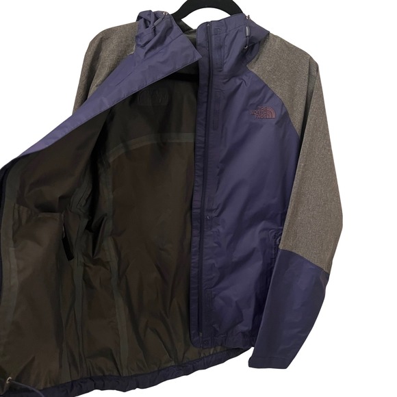 The North Face Waterproof Hooded Rain Jacket. Navy Grey.
Women's Medium.NWOT - Picture 5 of 13